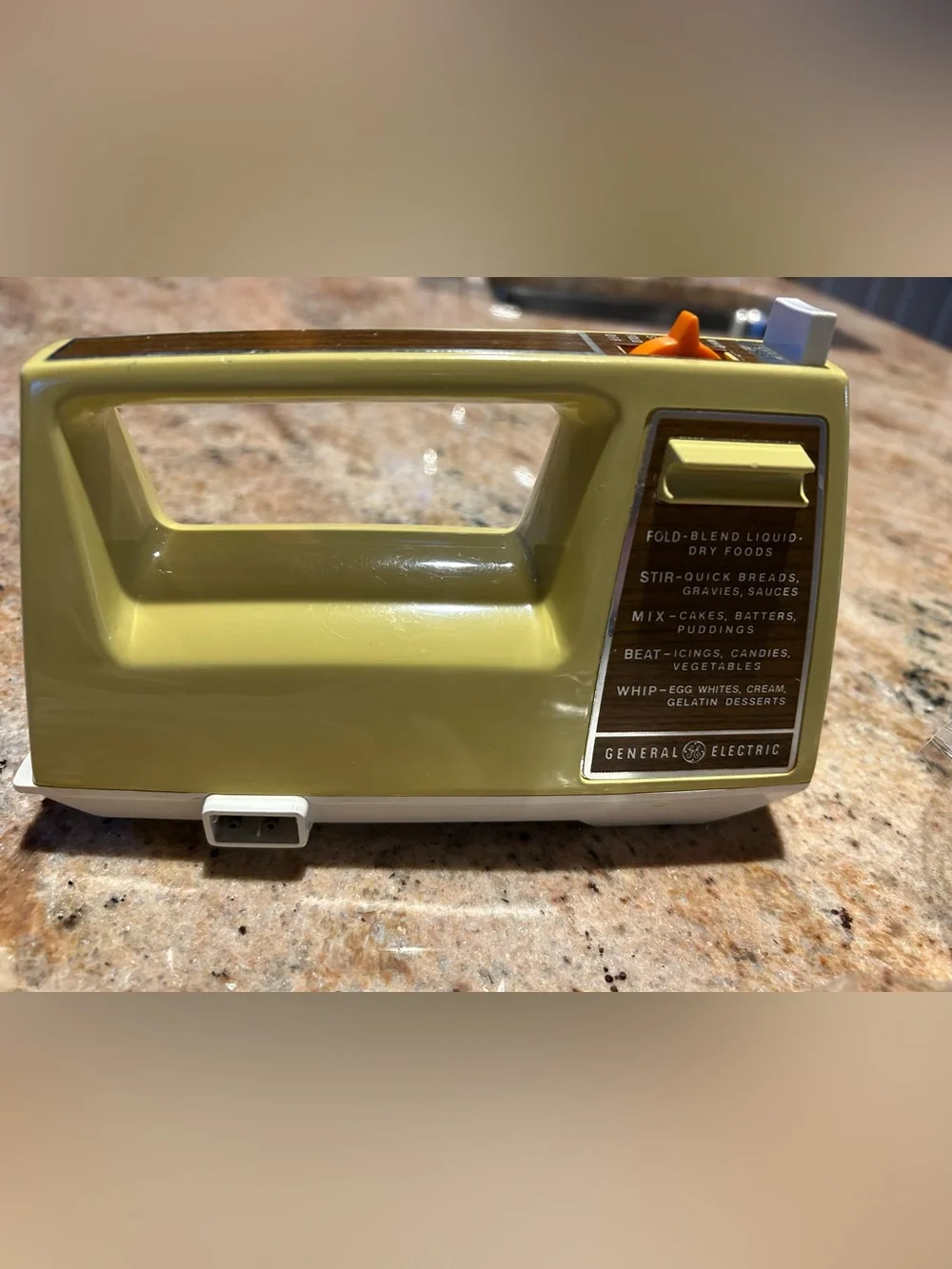 General Electric Model 420A 120W-120V Vintage Hand Mixer Harvest Gold 5 Settings